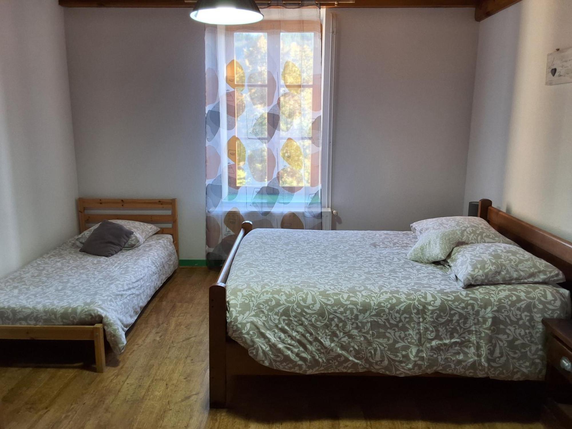 L'Auberge De La Source La Valla-sur-Rochefort Kültér fotó